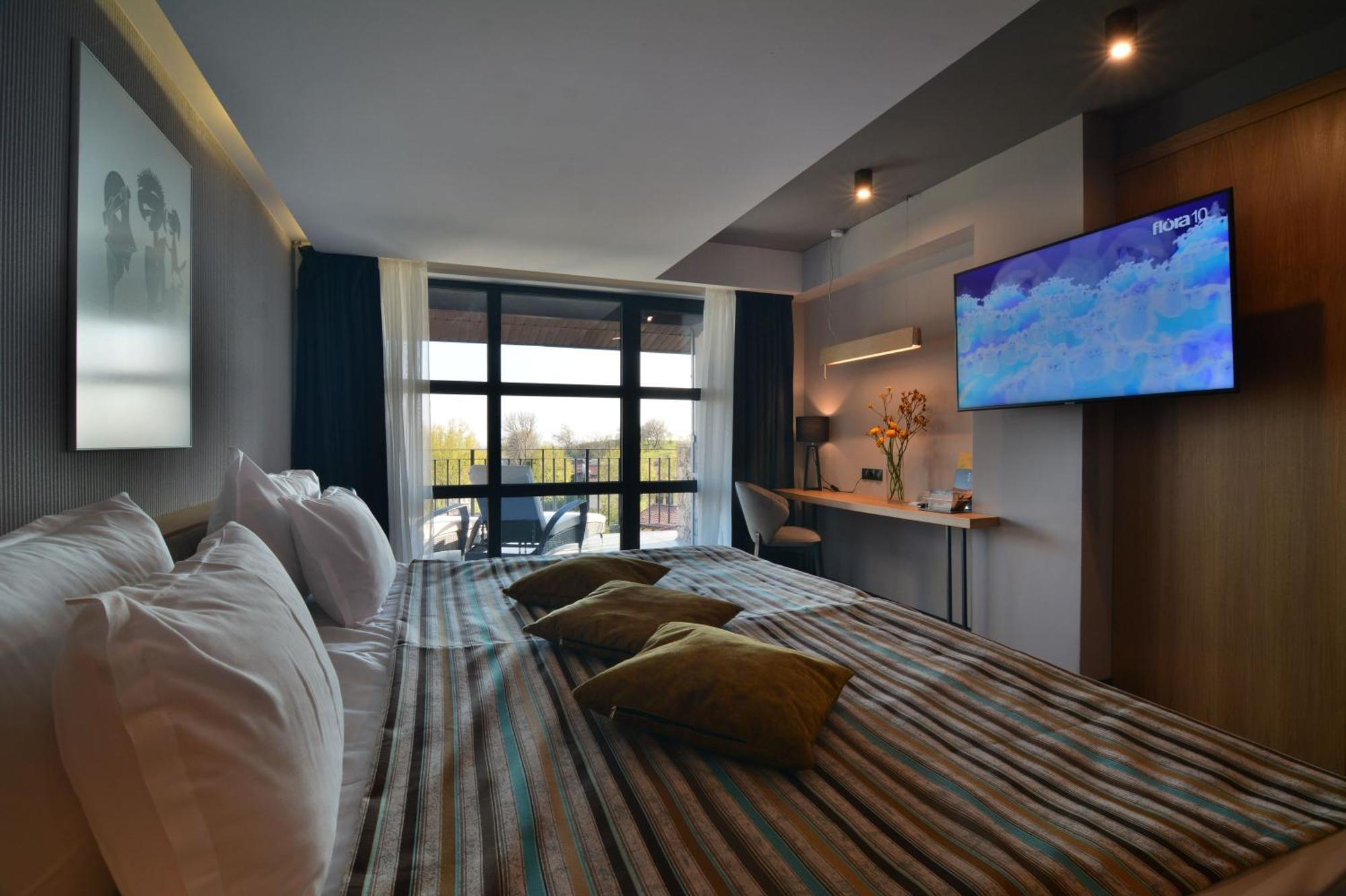Boutique Hotel By Blacksearama Baltjik Exteriör bild